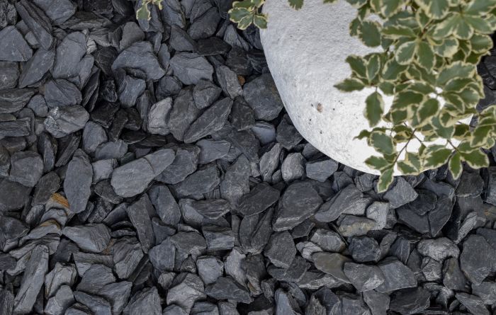 Graphite Grey Slate Chippings 40mm - Decorative Aggregates